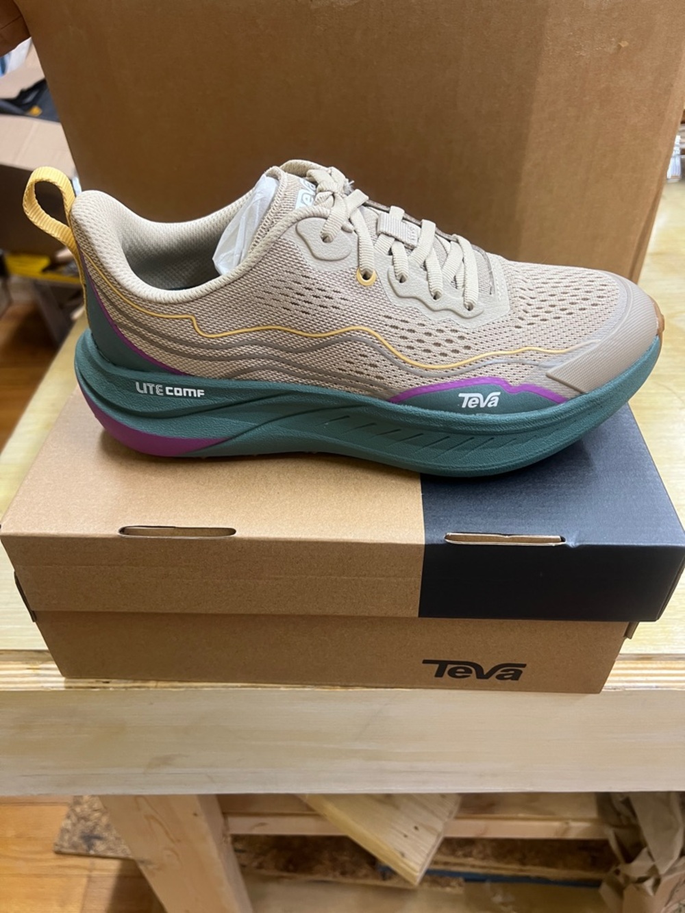 NWT Teva Women's Trailwinder Low- Beige